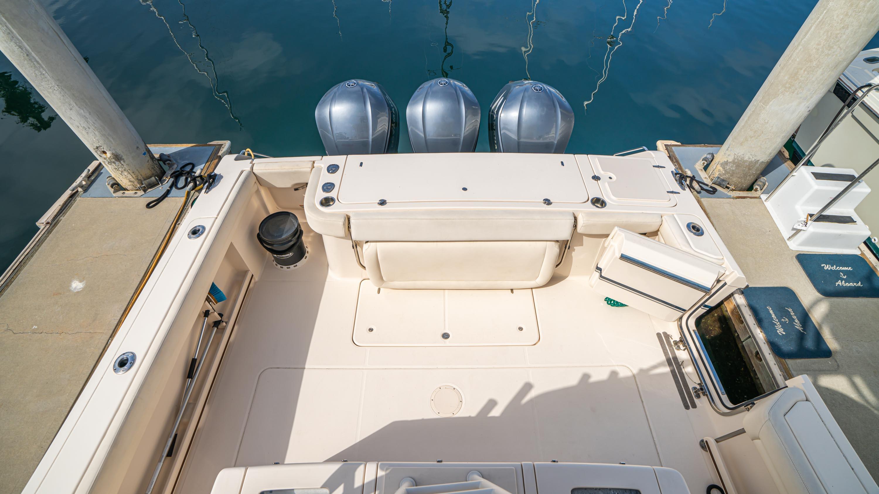 Circle Of Trust Yacht Photos Pics Grady-White 376 Circle of Trust - Cockpit