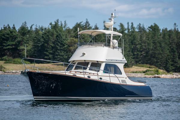 Photo of 2006 Hinckley 44'