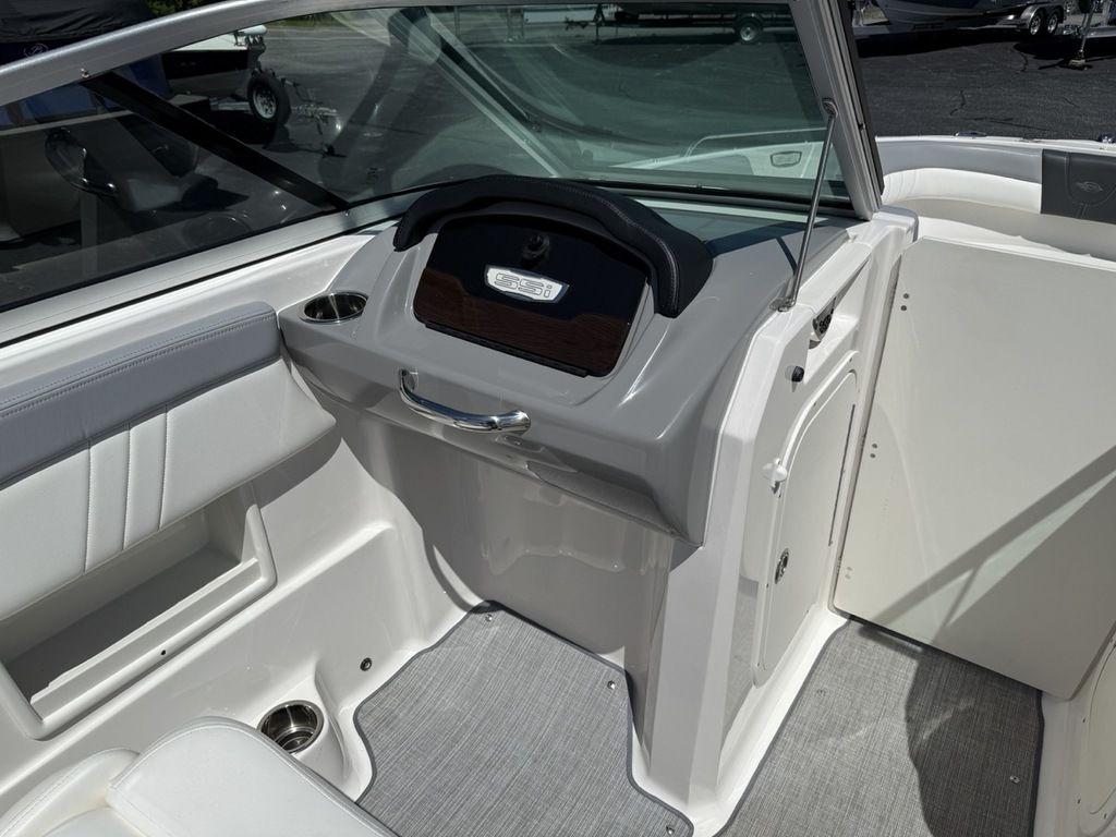 2022 Chaparral 23 SSi boat interior with sleek dashboard and seating.