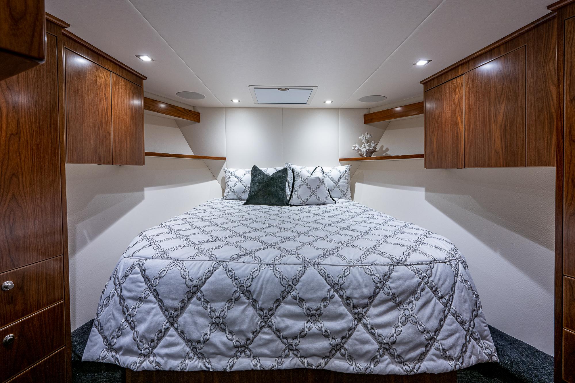 Viking 68 KEMOSABE - Forward Stateroom Berth