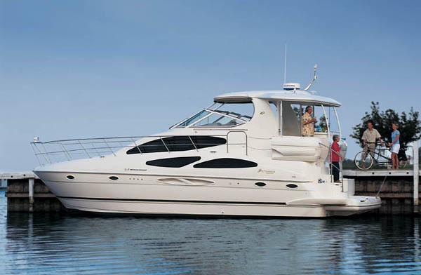 2004 Cruisers Yachts 405 Express Motoryacht