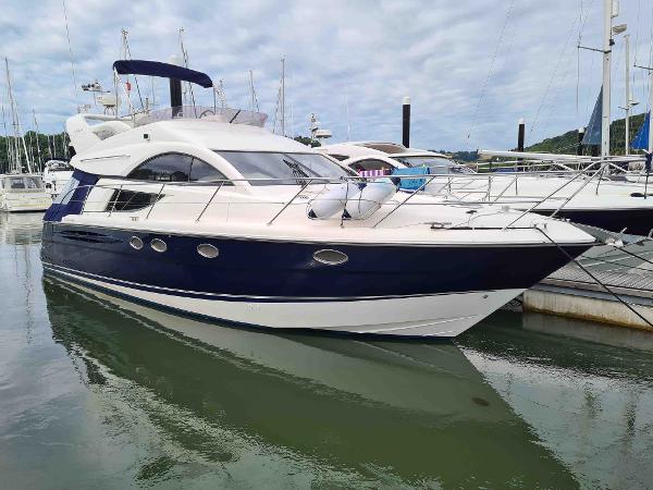 Fairline_Phantom_43