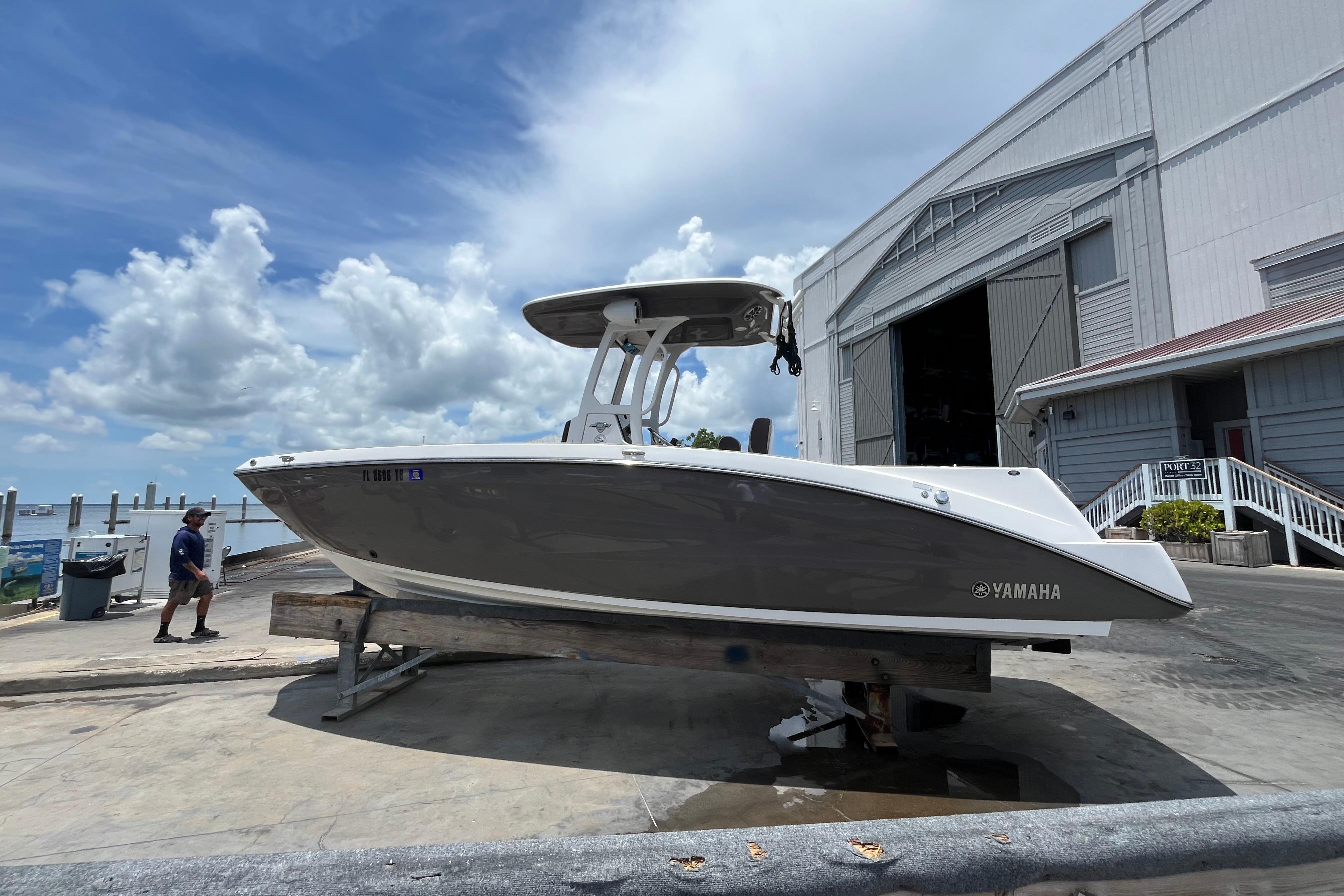 2022 Yamaha Boats 252 FSH Sport