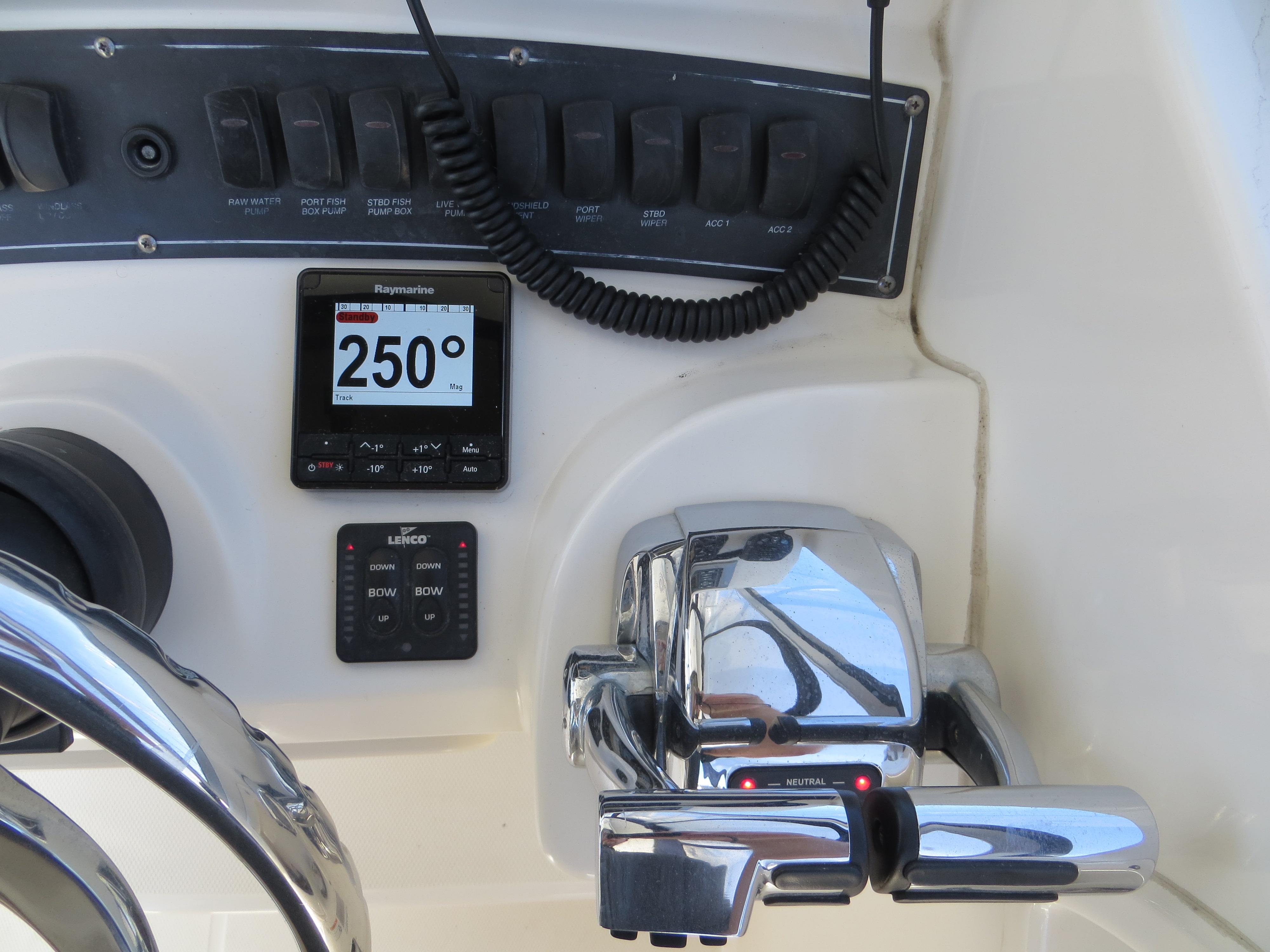 2010-boston-whaler-285-conquest-power-9765388-20250420071346935-1_XLARGE