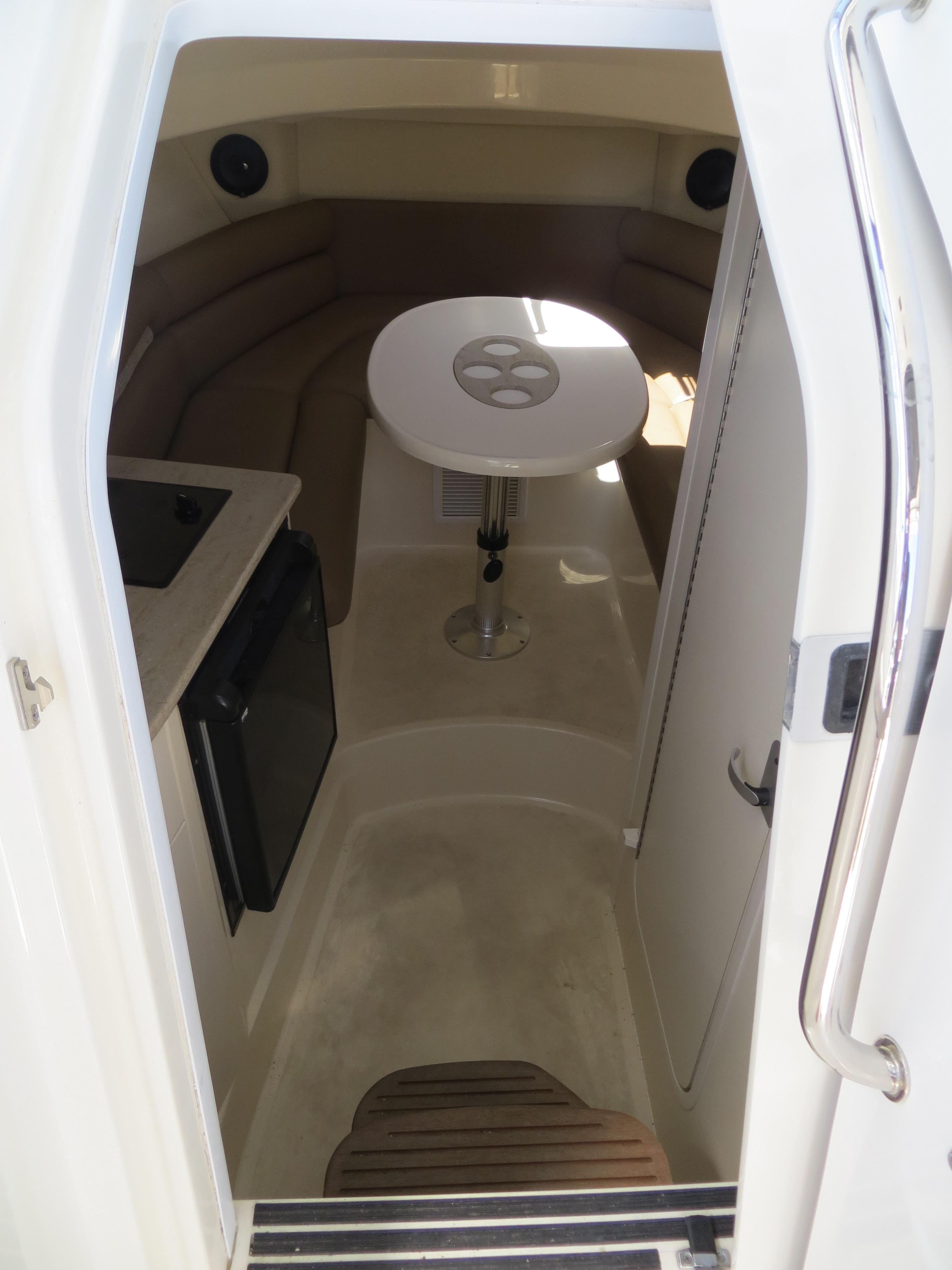 2010-boston-whaler-285-conquest-power-9765388-20250420071350574-1_XLARGE