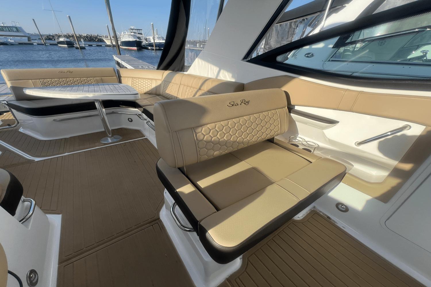 2023-sea-ray-320-sundancer-power-9185388-978174312-0-130520250615-11