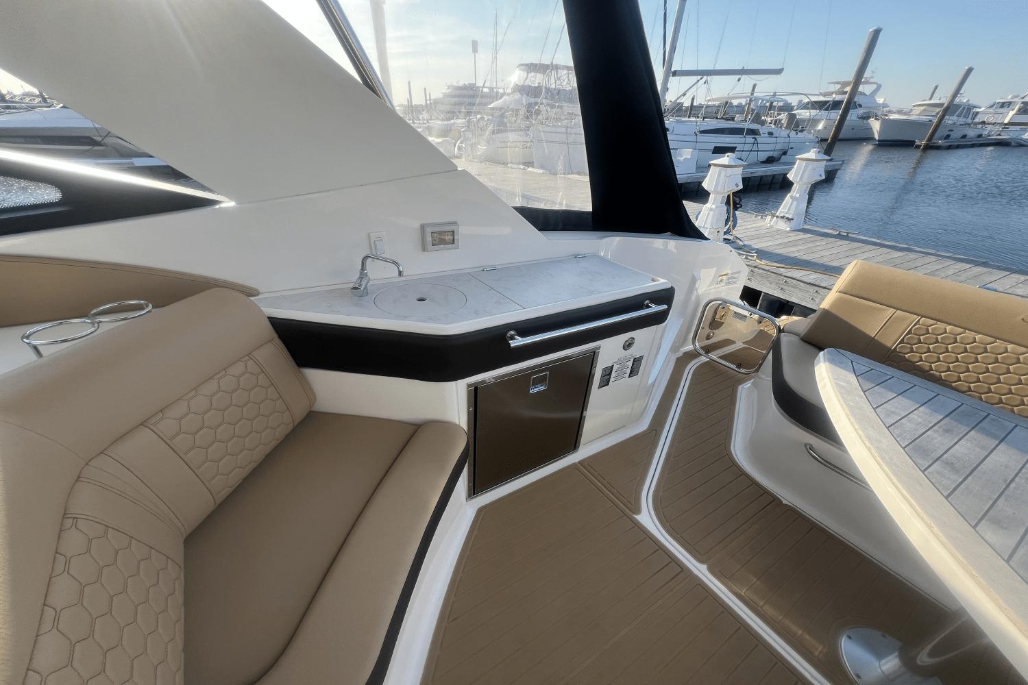 2023-sea-ray-320-sundancer-power-9185388-978174320-0-130520250615-5