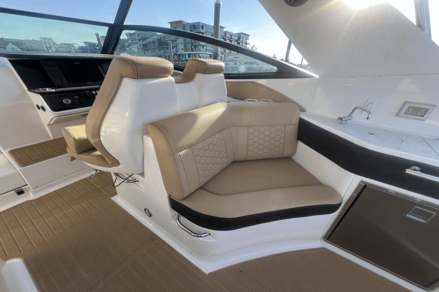 2023-sea-ray-320-sundancer-power-9185388-978174324-0-130520250615-6