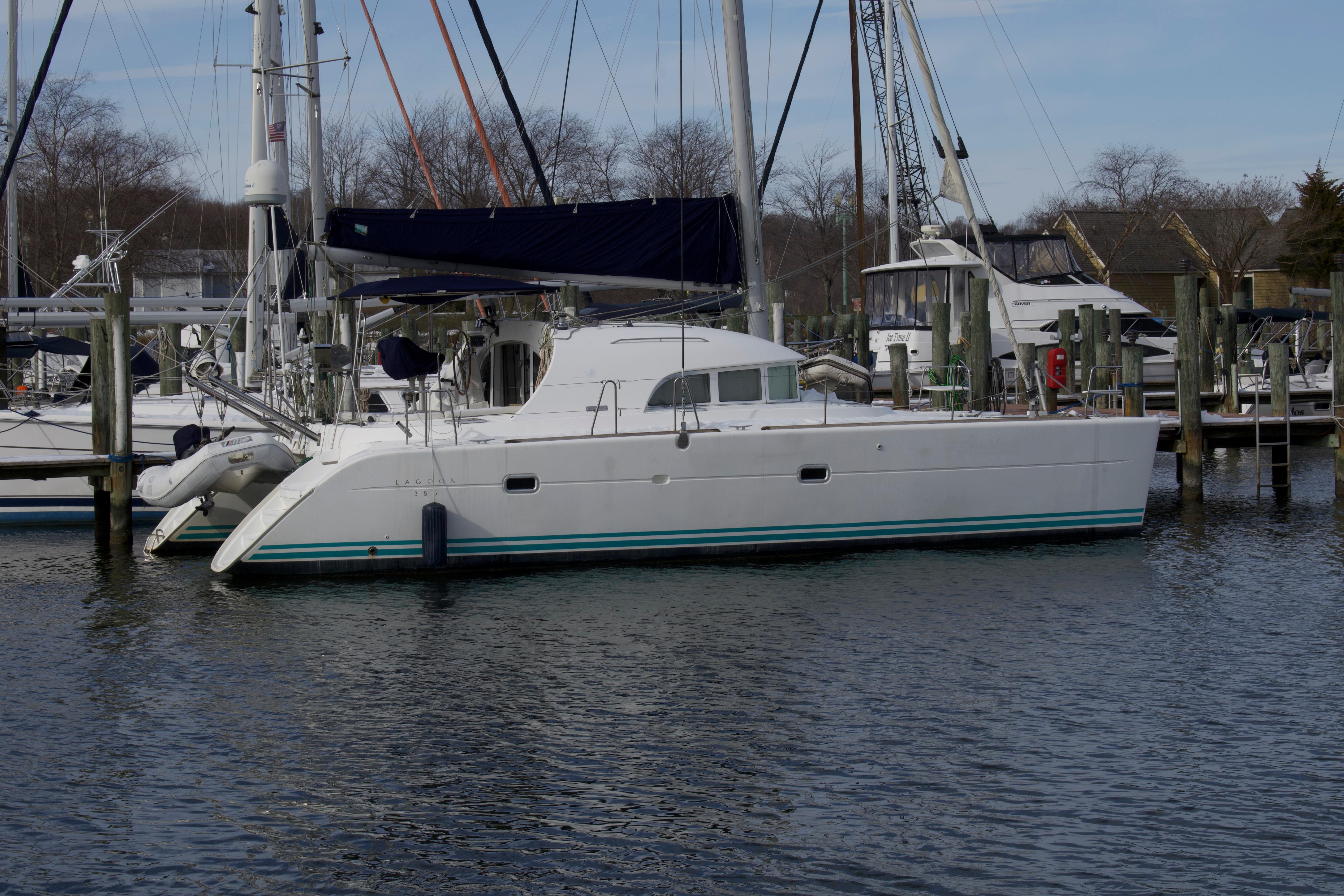 M 6686 RD Knot 10 Yacht Sales