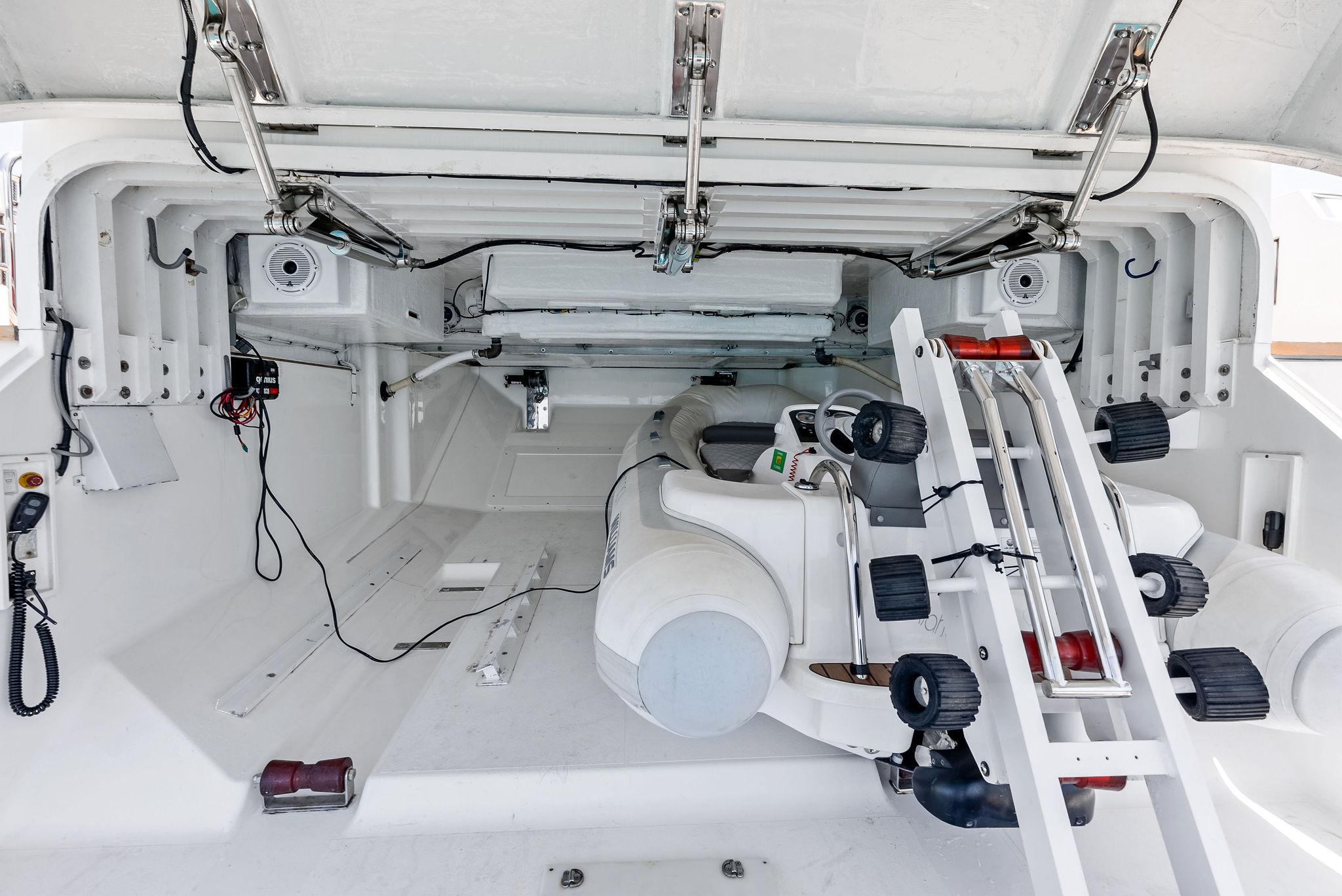 2011-princess-motor-yacht-power-9785393-20250507093353343-1_XLARGE