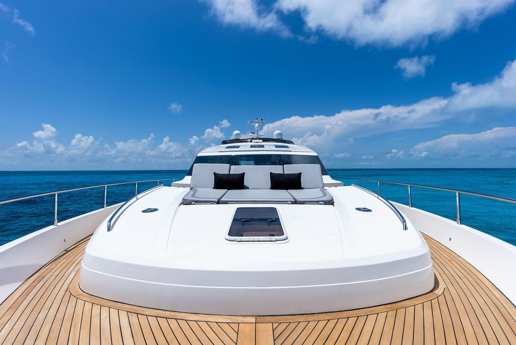 2011-princess-motor-yacht-power-9785393-20250507093432633-1_XLARGE