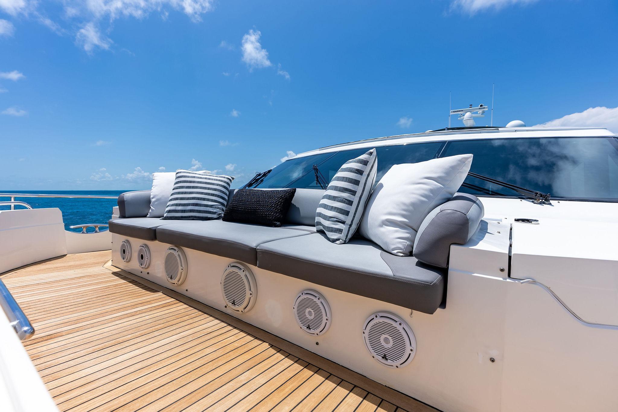 2011-princess-motor-yacht-power-9785393-20250507093435679-1_XLARGE