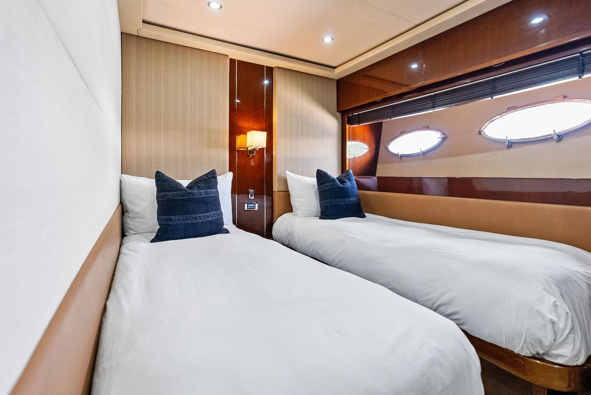 2011-princess-motor-yacht-power-9785393-20250507094119875-1_XLARGE