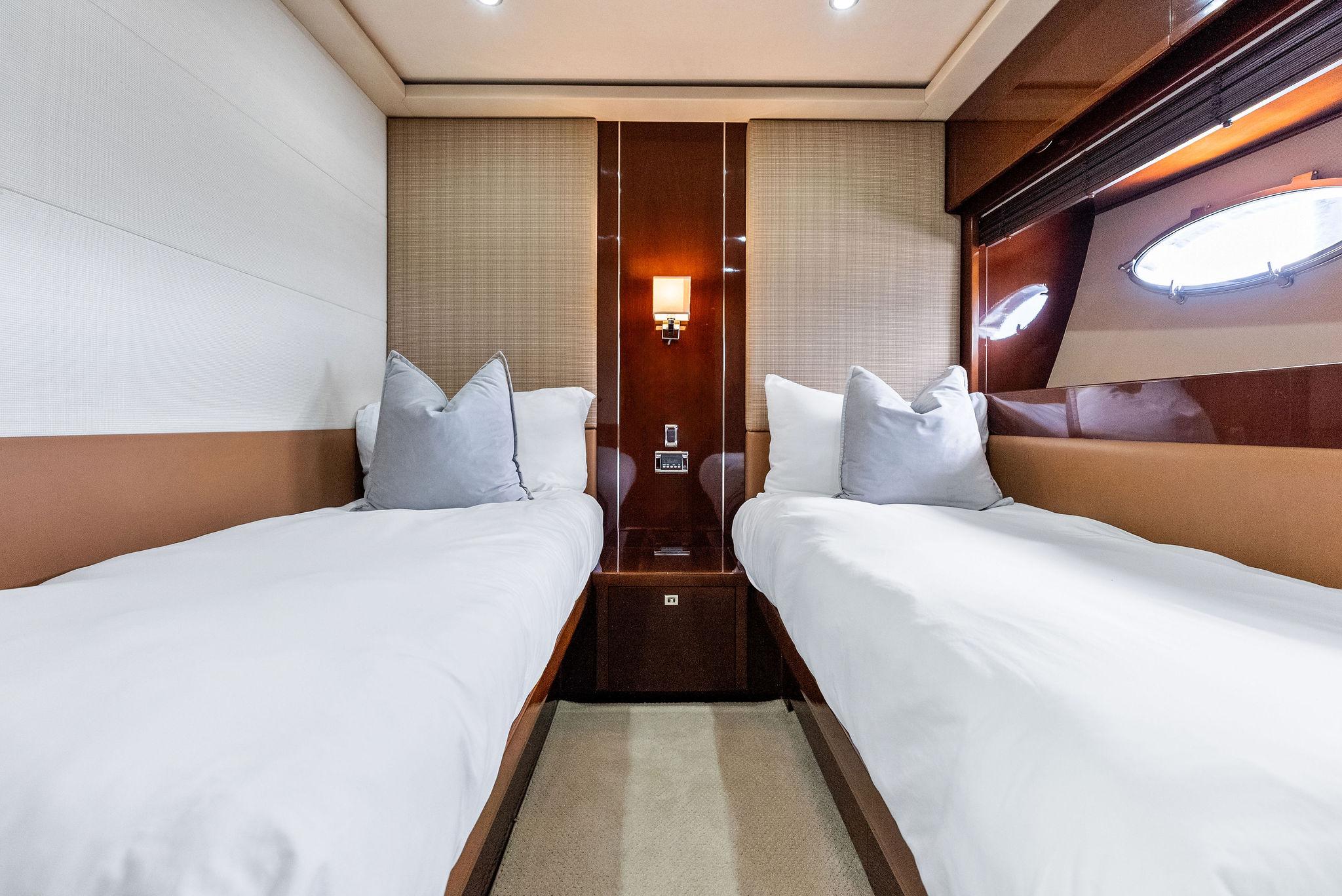2011-princess-motor-yacht-power-9785393-20250507094129693-1_XLARGE