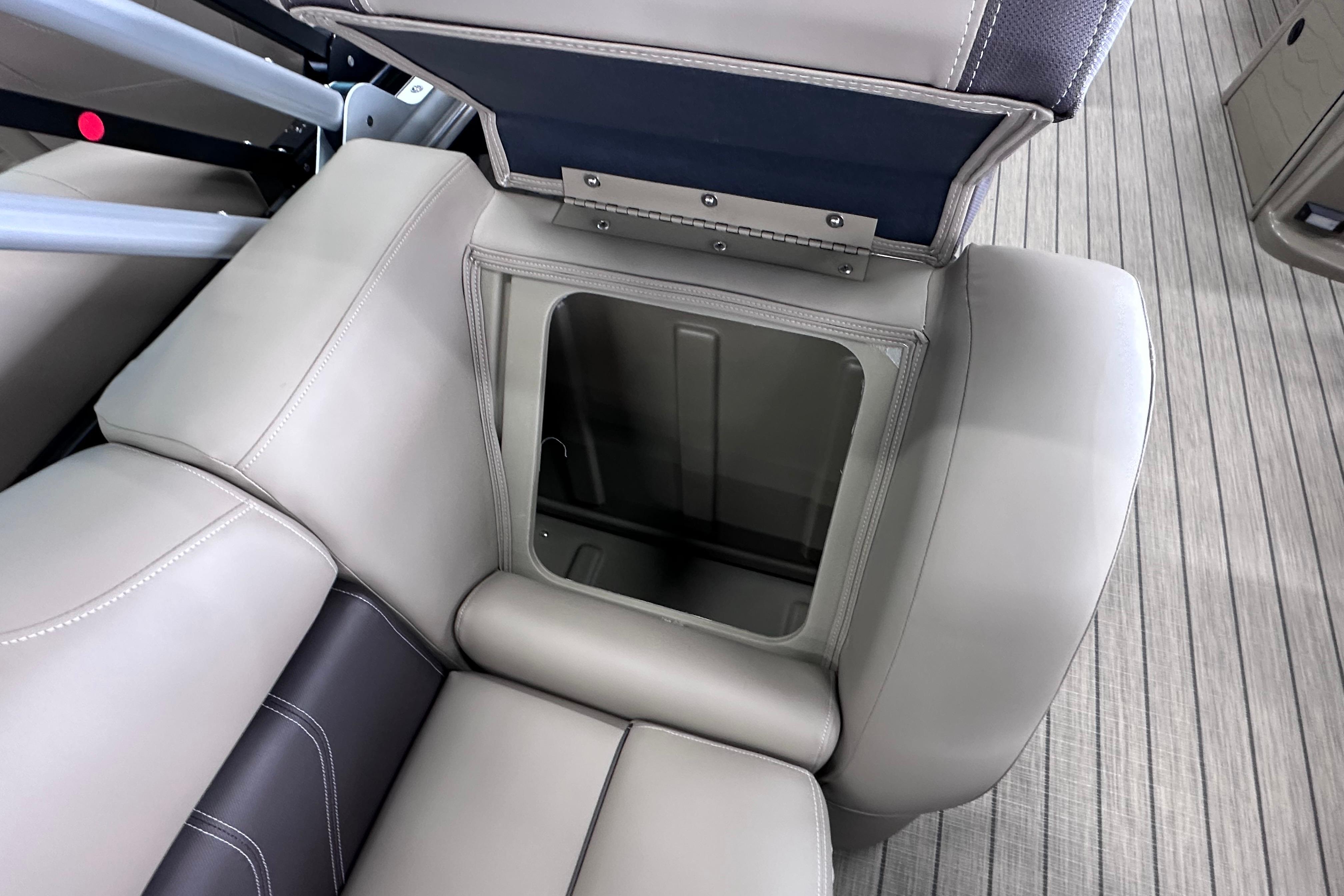 2026 Sylvan Mirage 8522 LZ 13