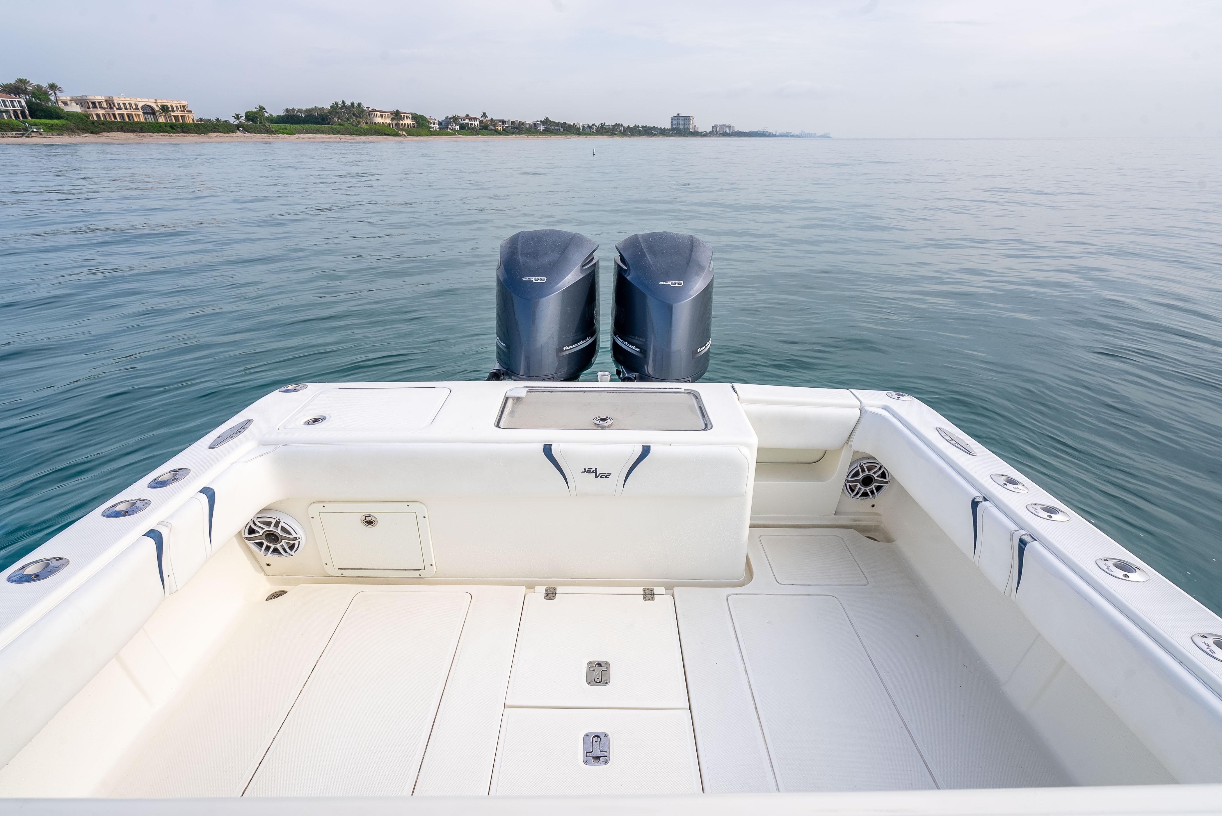 SeaVee-34 2014 -FL-US-2014 SeaVee 34 boat with dual engines on calm water.-9825396 | Thumbnail