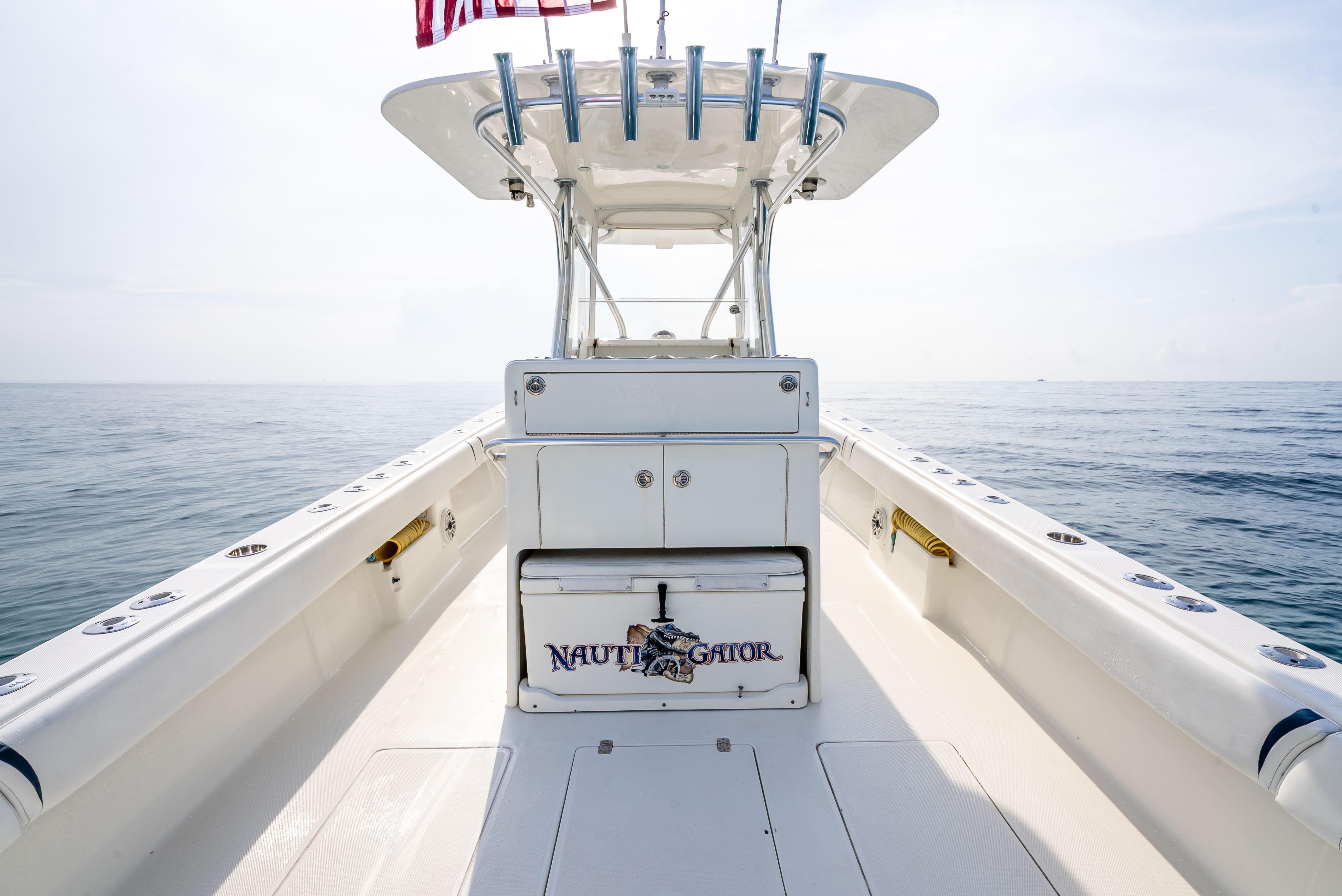 SeaVee-34 2014 -FL-US-2014 SeaVee 34 boat with center console on calm ocean waters.-9825396 | Thumbnail
