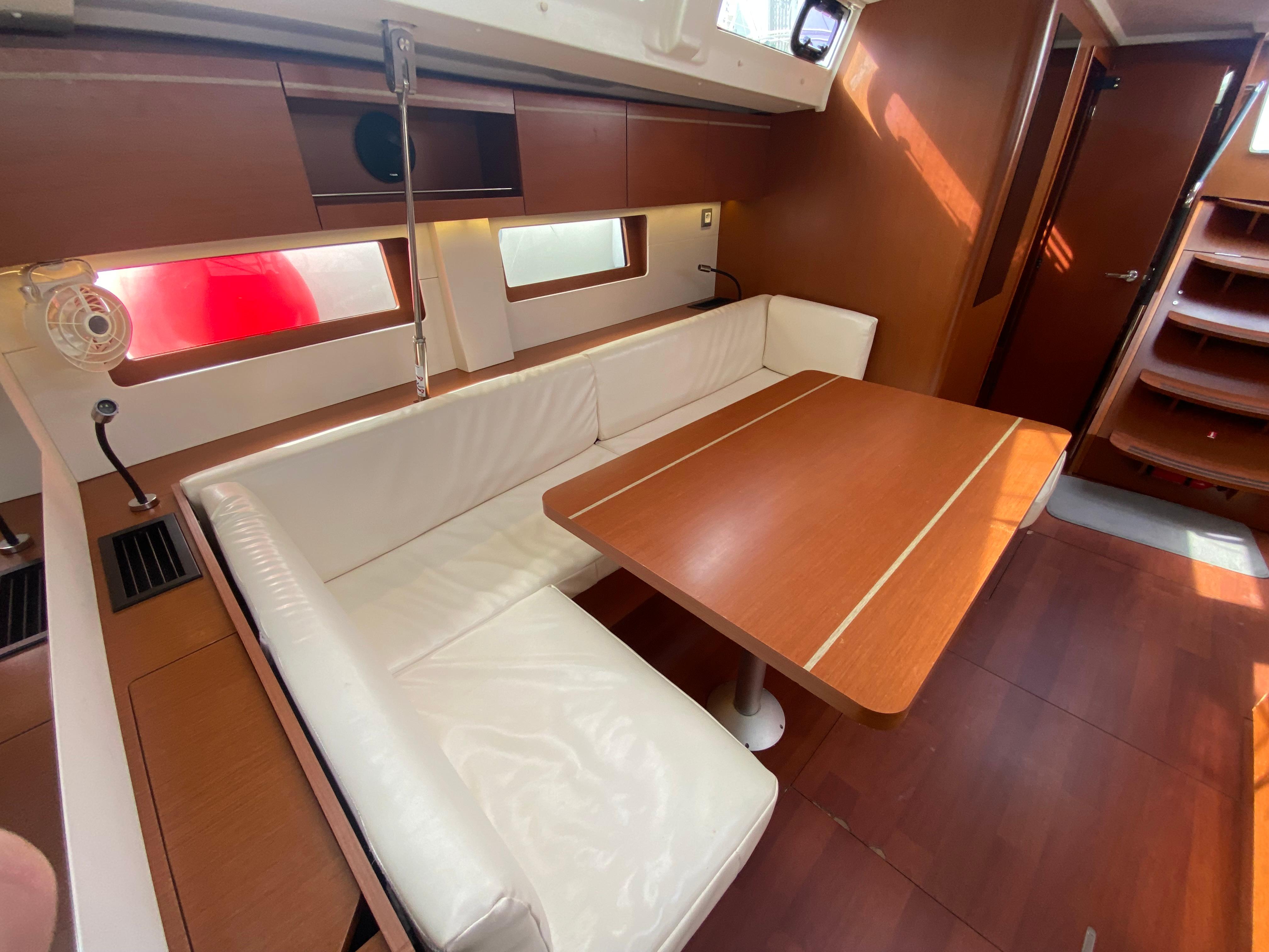 Yacht Photos Pics