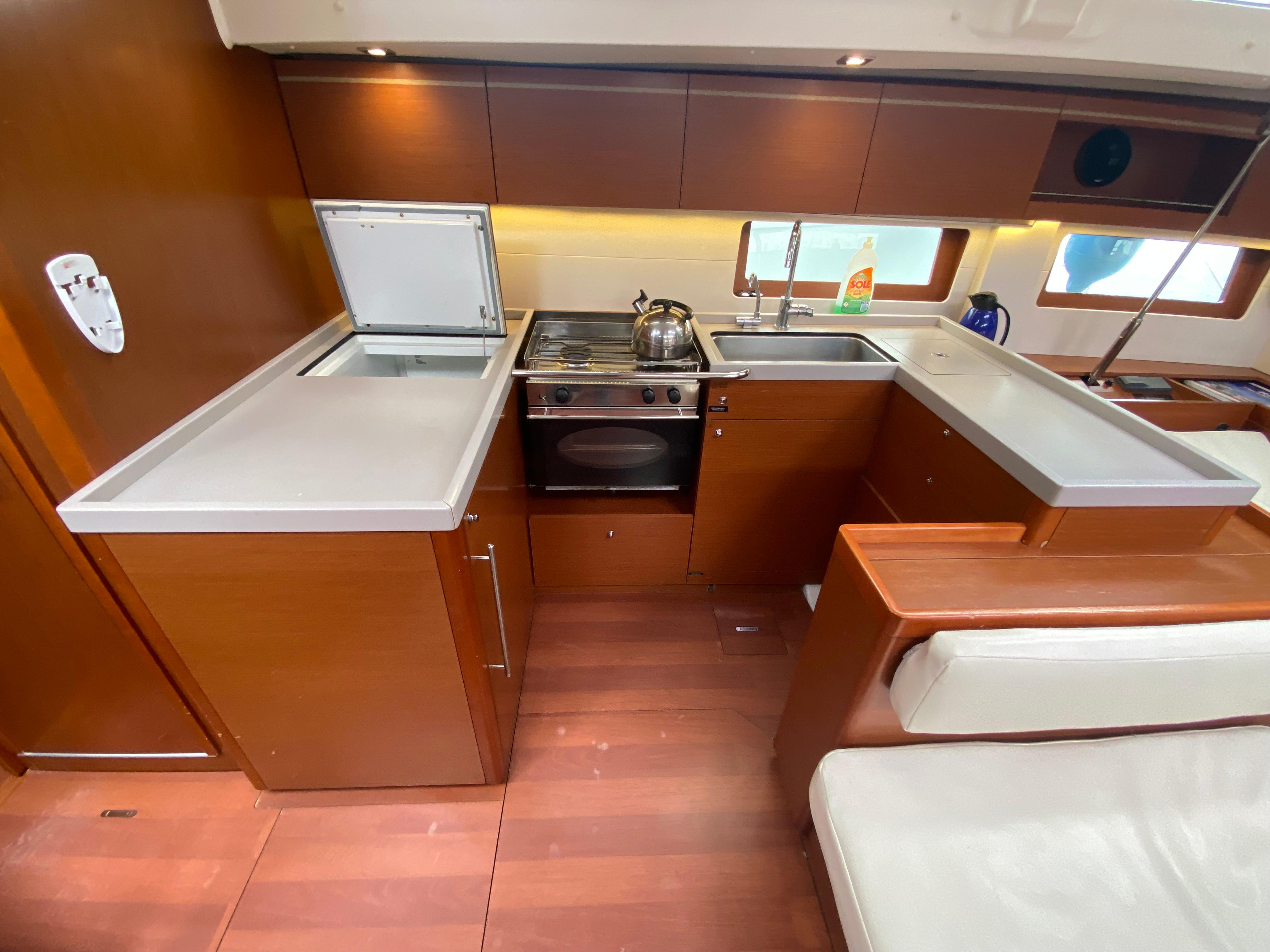 Yacht Photos Pics