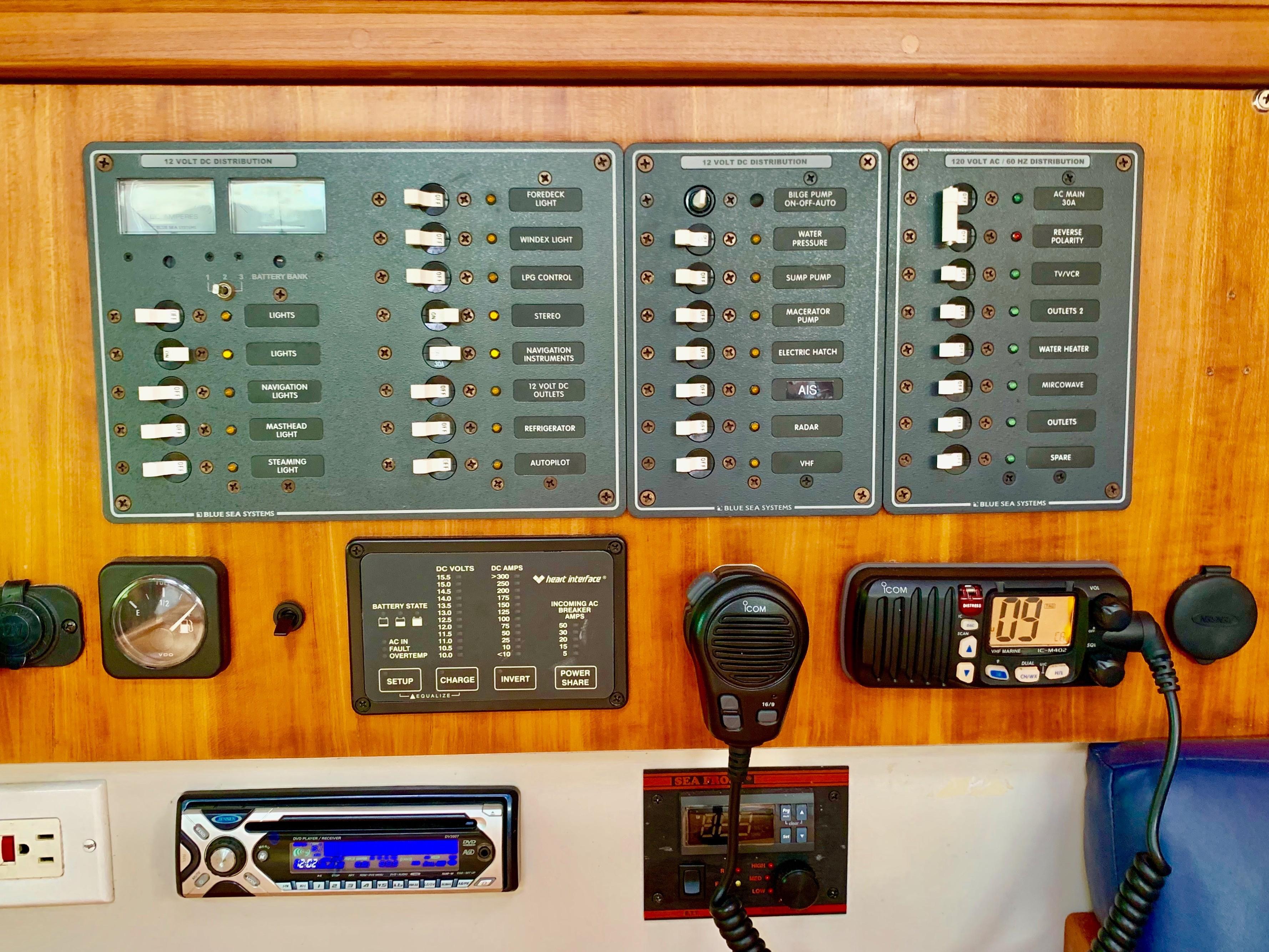 40 ft C&C 121 AC/DC Panel