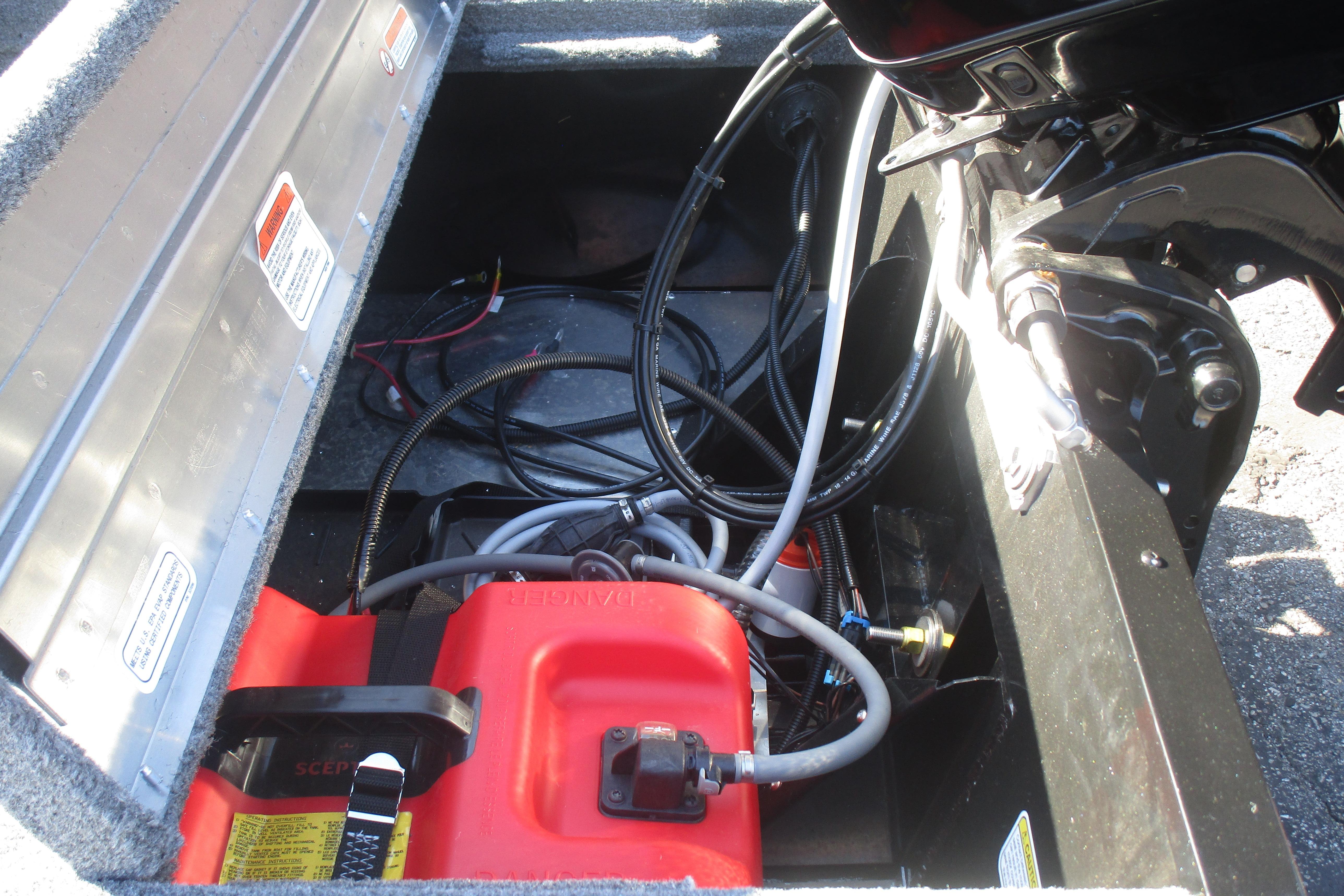 2026 Tracker Super Guide V-16 SC Gallery