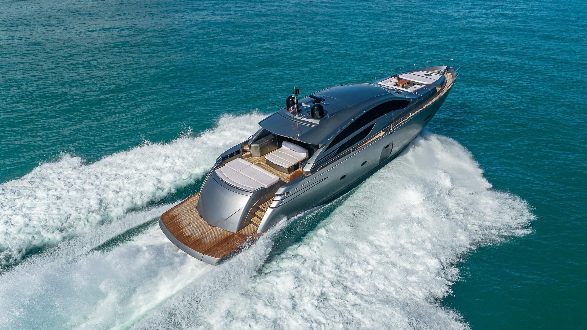 Pershing 80 - Aerial Profile