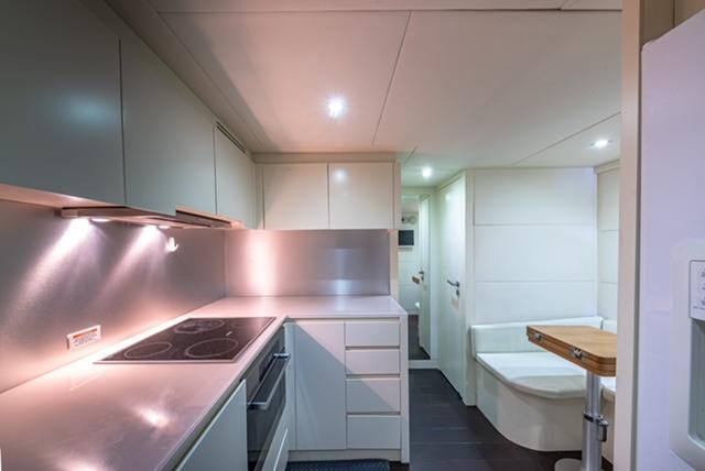 Pershing 80 - Galley