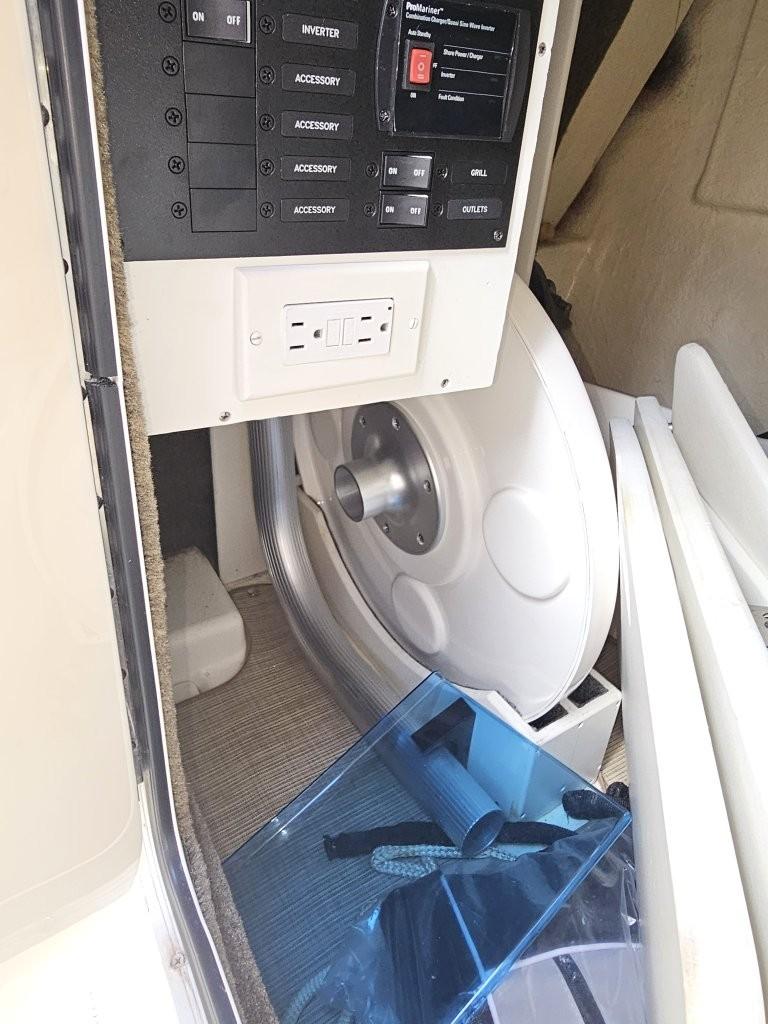 2018-sea-ray-sdx-290-outboard-power-9755428-20250411125030687-1_XLARGE