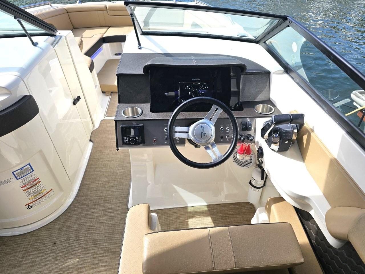 2018-sea-ray-sdx-290-outboard-power-9755428-20250411125035758-1_XLARGE