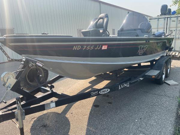 2002 Lund boat for sale, model of the boat is PRO-V 1900 & Image # 1 of 15