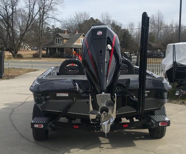 2021 Triton boat for sale, model of the boat is 20 TRX Patriot & Image # 5 of 12