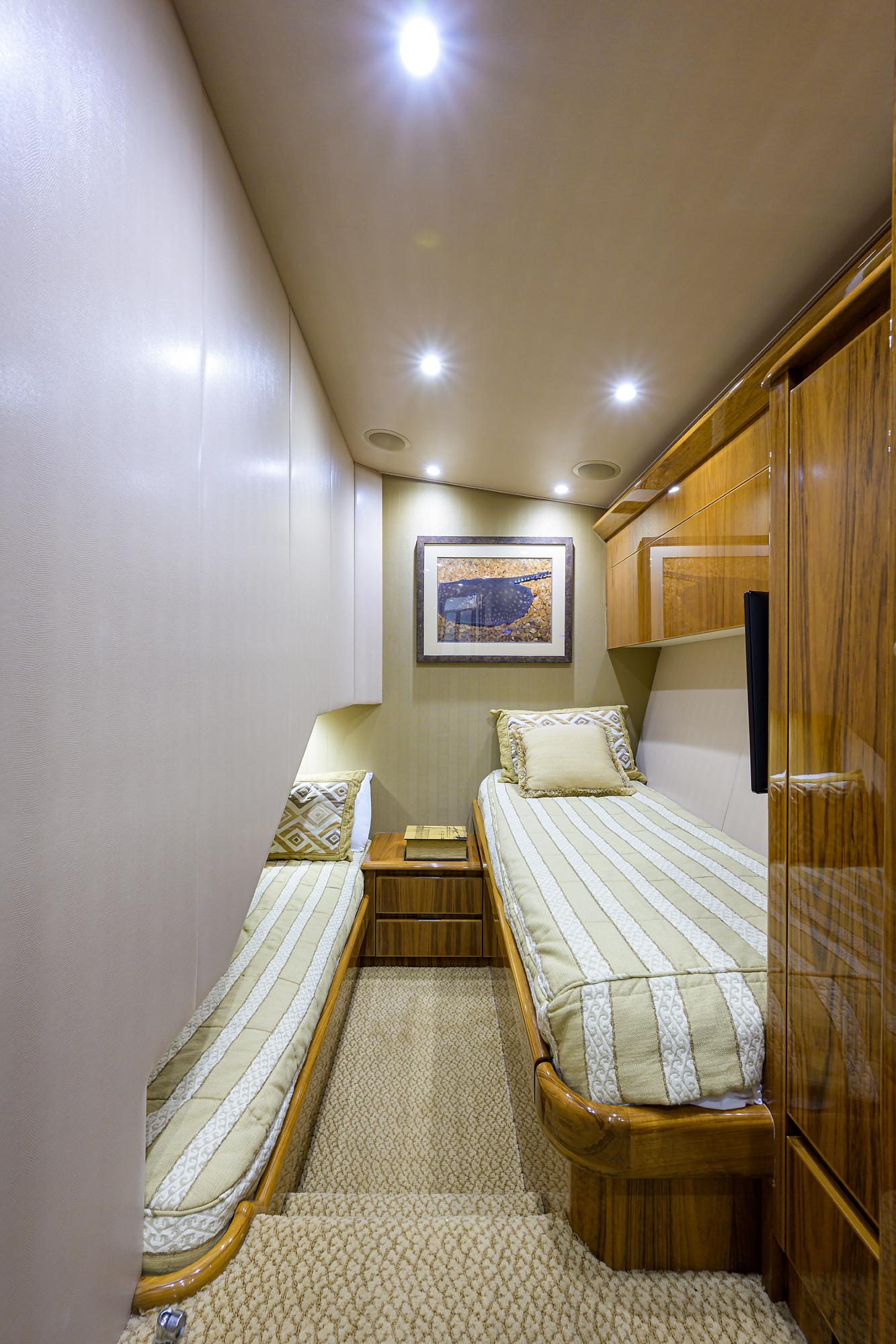 Viking 62 Chelsea - Guest Stateroom, Side by Side Berths