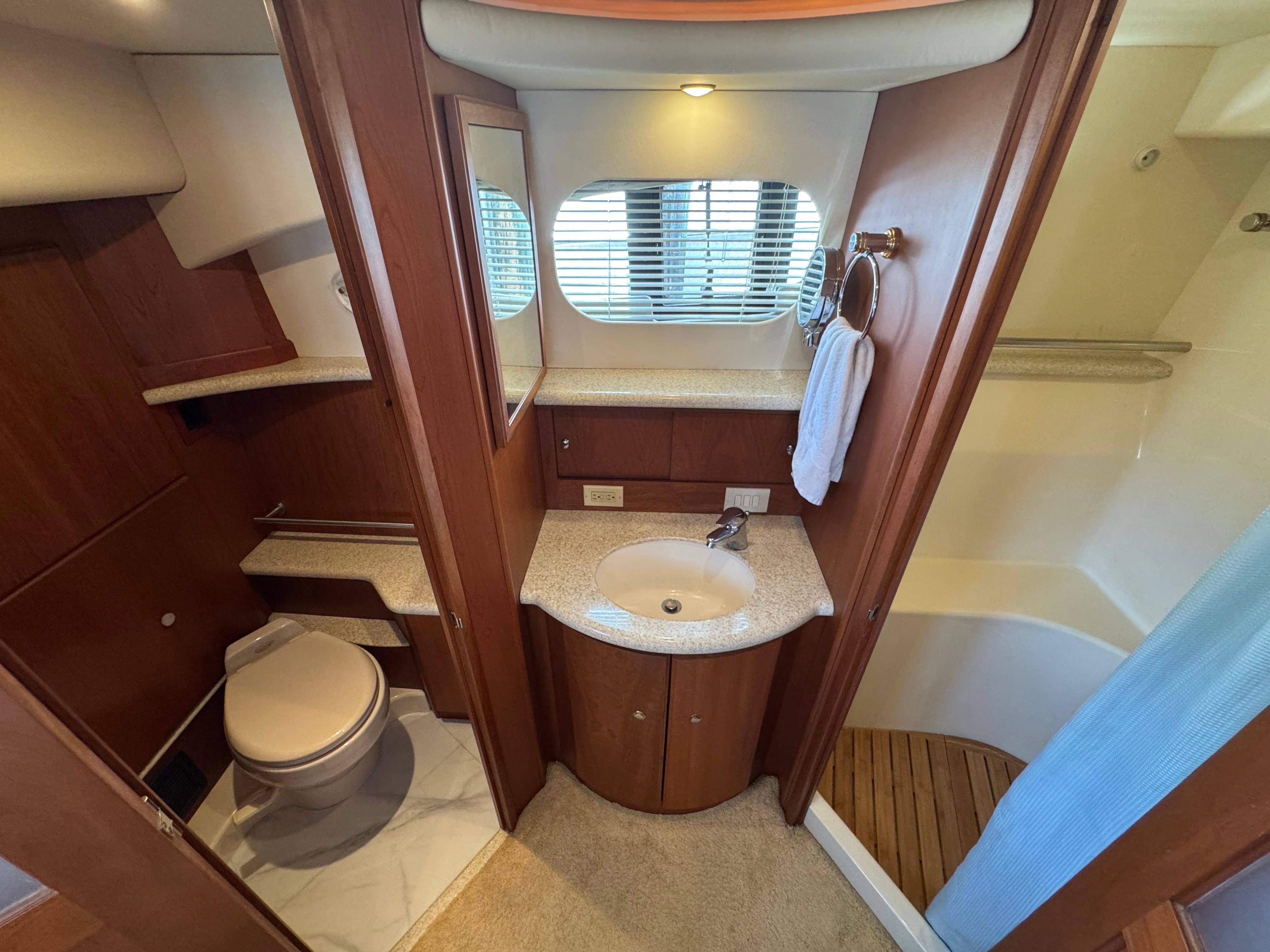 2004-silverton-43-motor-yacht-power-9775435-977516736-0-290420250901-41