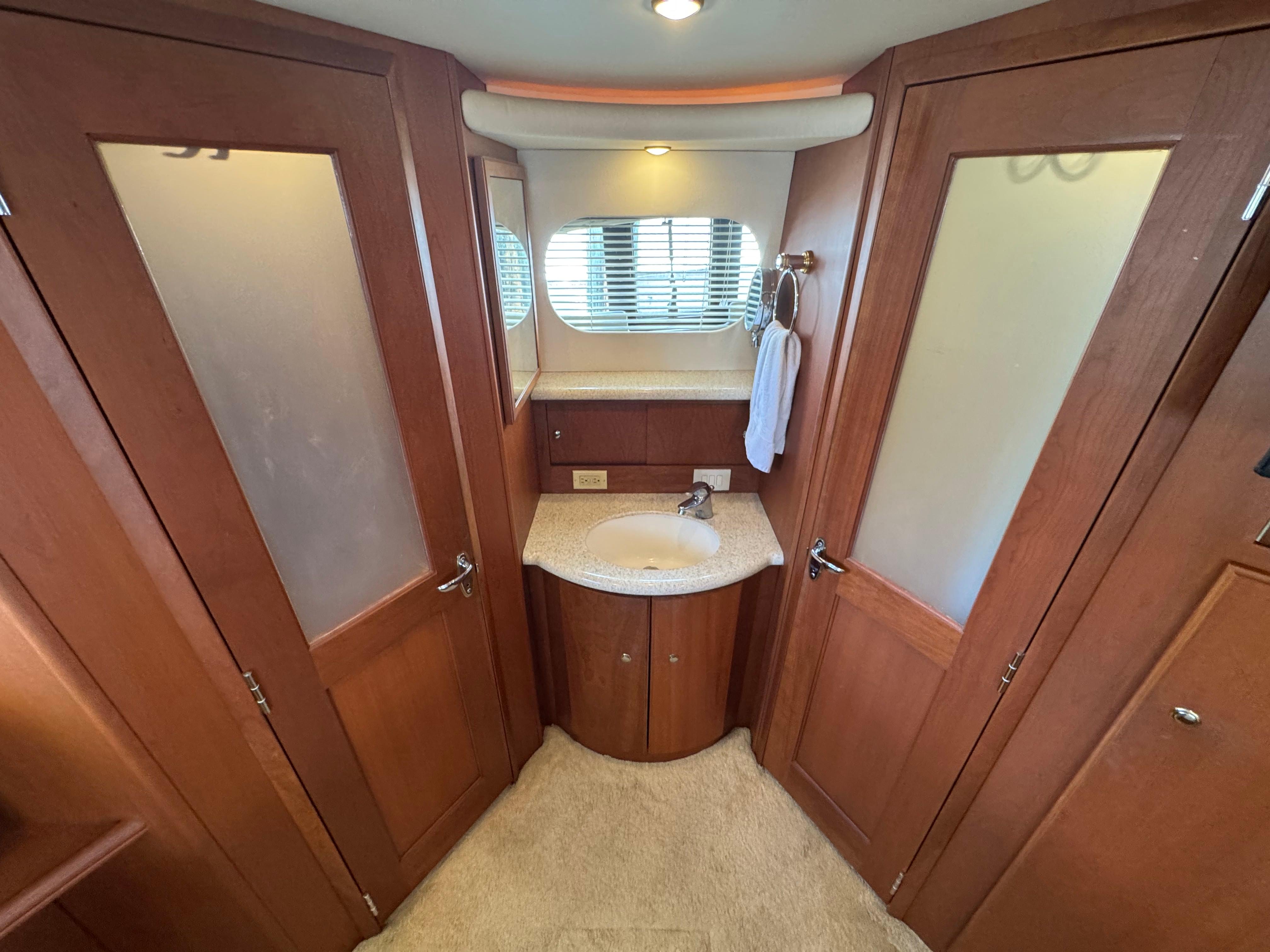 2004-silverton-43-motor-yacht-power-9775435-977516737-0-290420250901-42