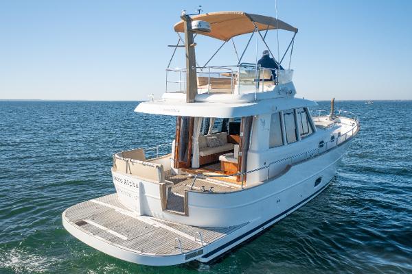 Sasga Yachts Menorquin 42 Flybridge - Cuatro Alpha - Profile