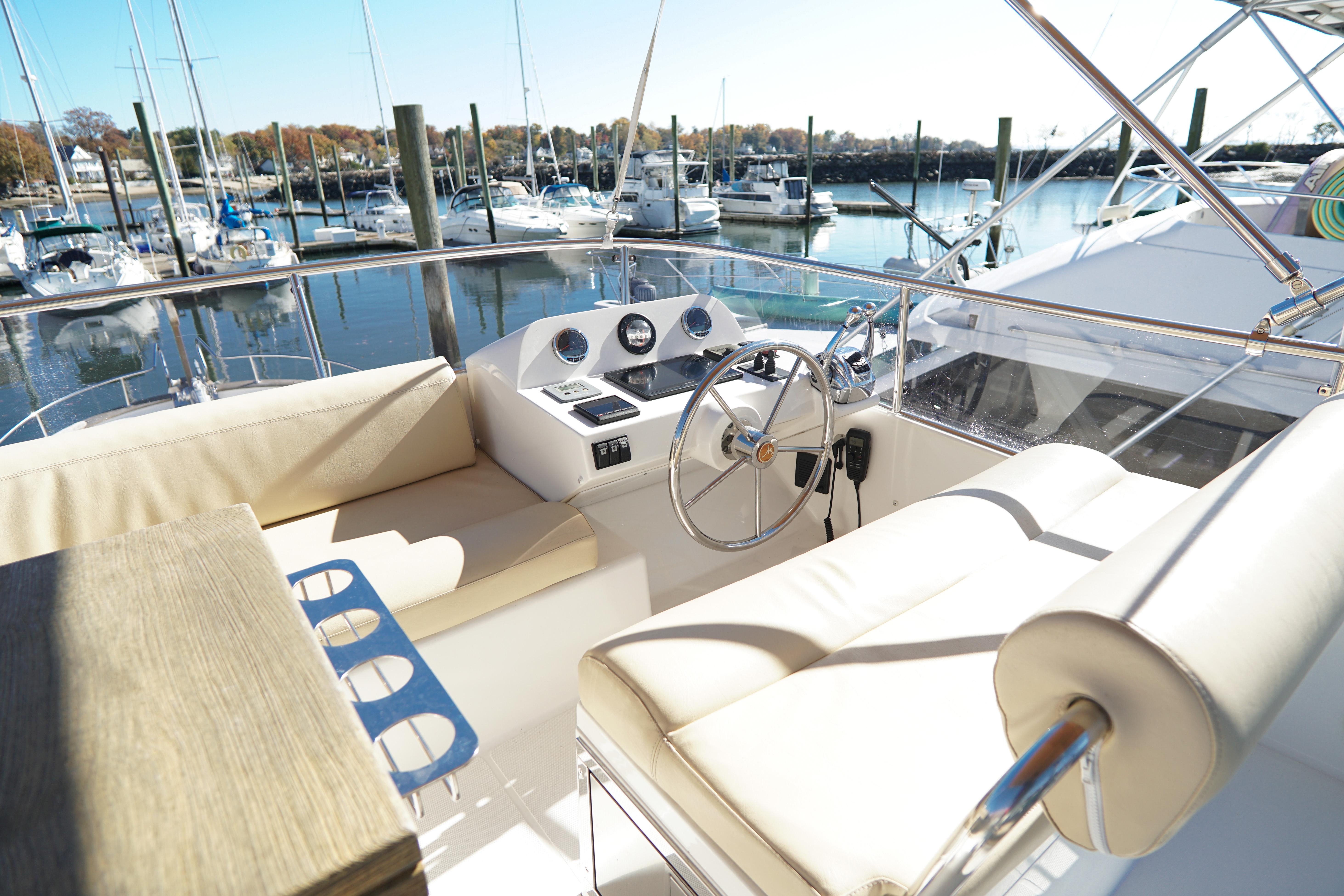 Sasga Yachts Menorquin 42 Flybridge - Cuatro Alpha - Flybridge Helm