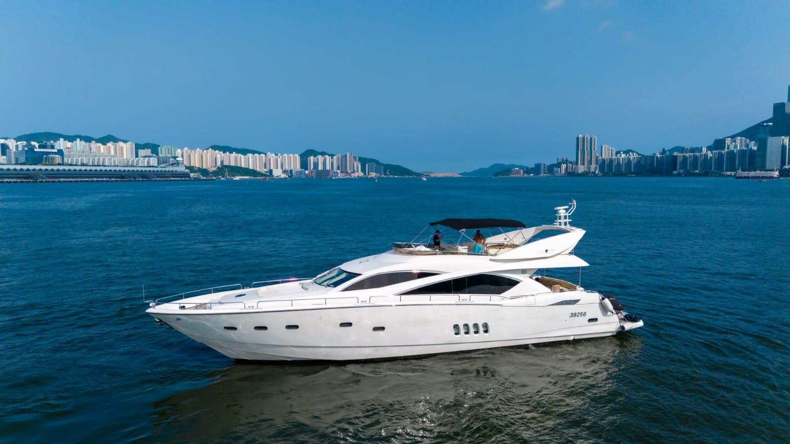 2005 Sunseeker 82 Yacht