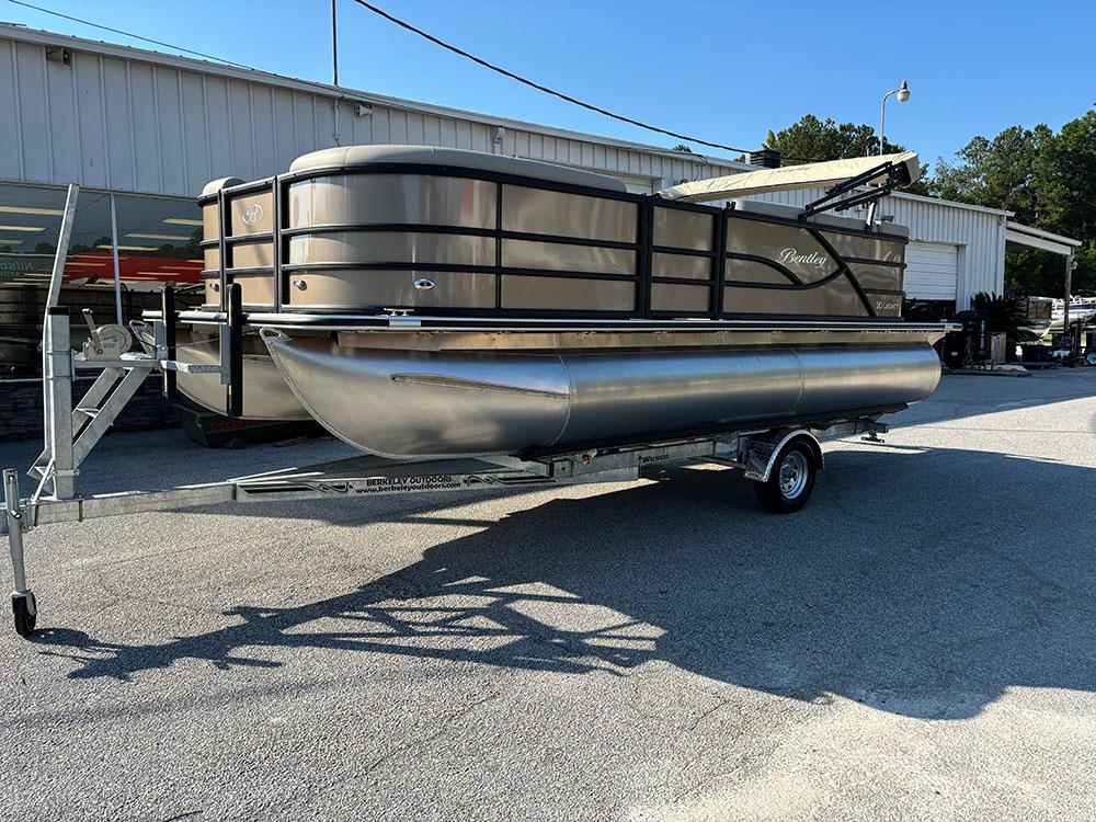 2025 Bentley Legacy 220 Cruise Pontoon