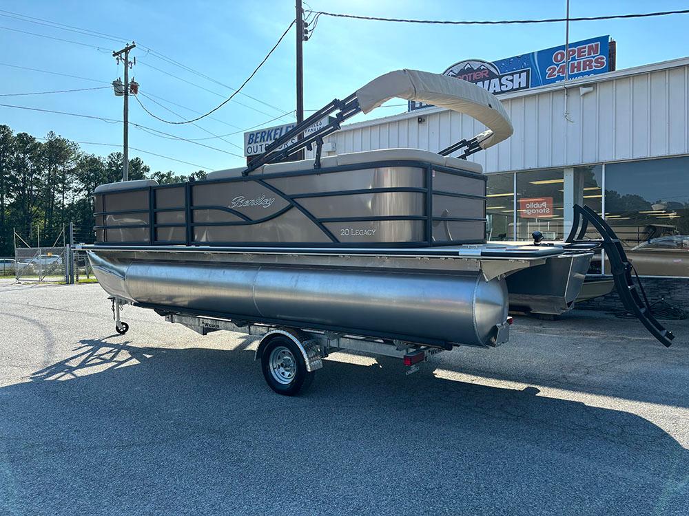 2025 Bentley Legacy 220 Cruise Pontoon