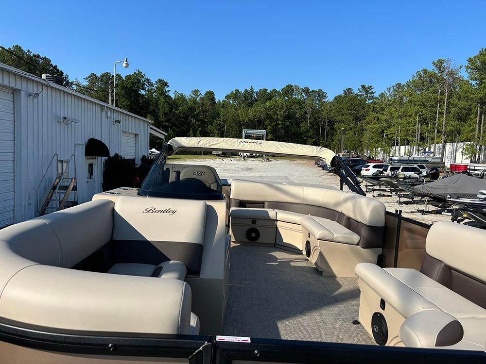 2025 Bentley Legacy 220 Cruise Pontoon