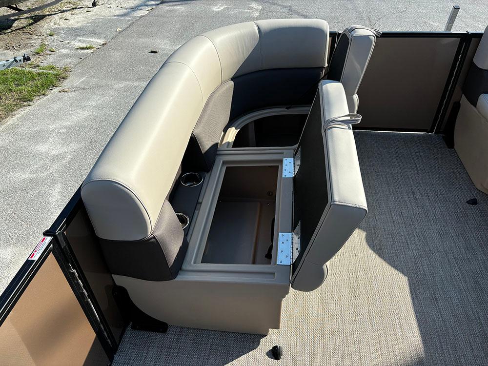 2025 Bentley Legacy 220 Cruise Pontoon