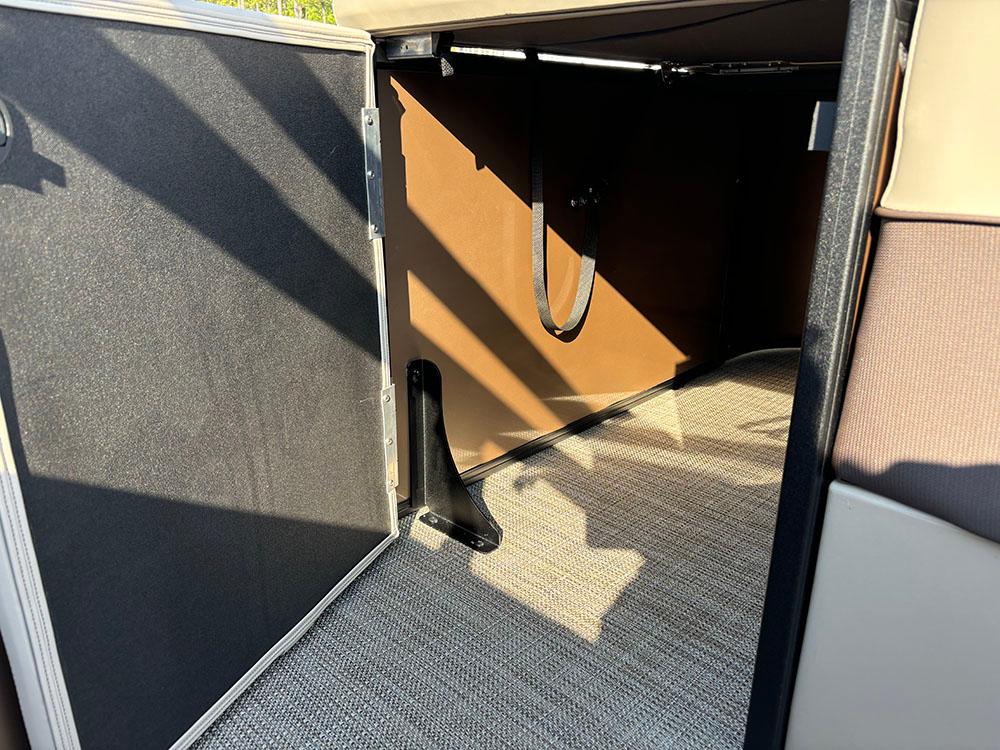 2025 Bentley Legacy 220 Cruise Pontoon