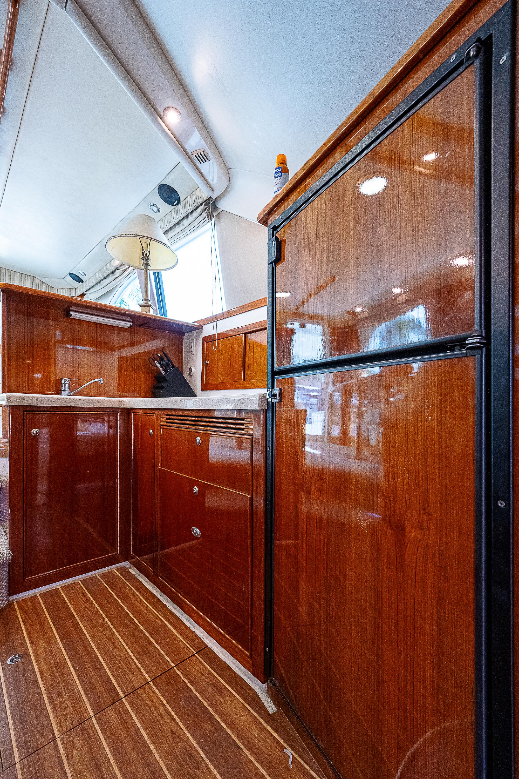 Riviera 42 Black Pearl - Galley, Refrigerator