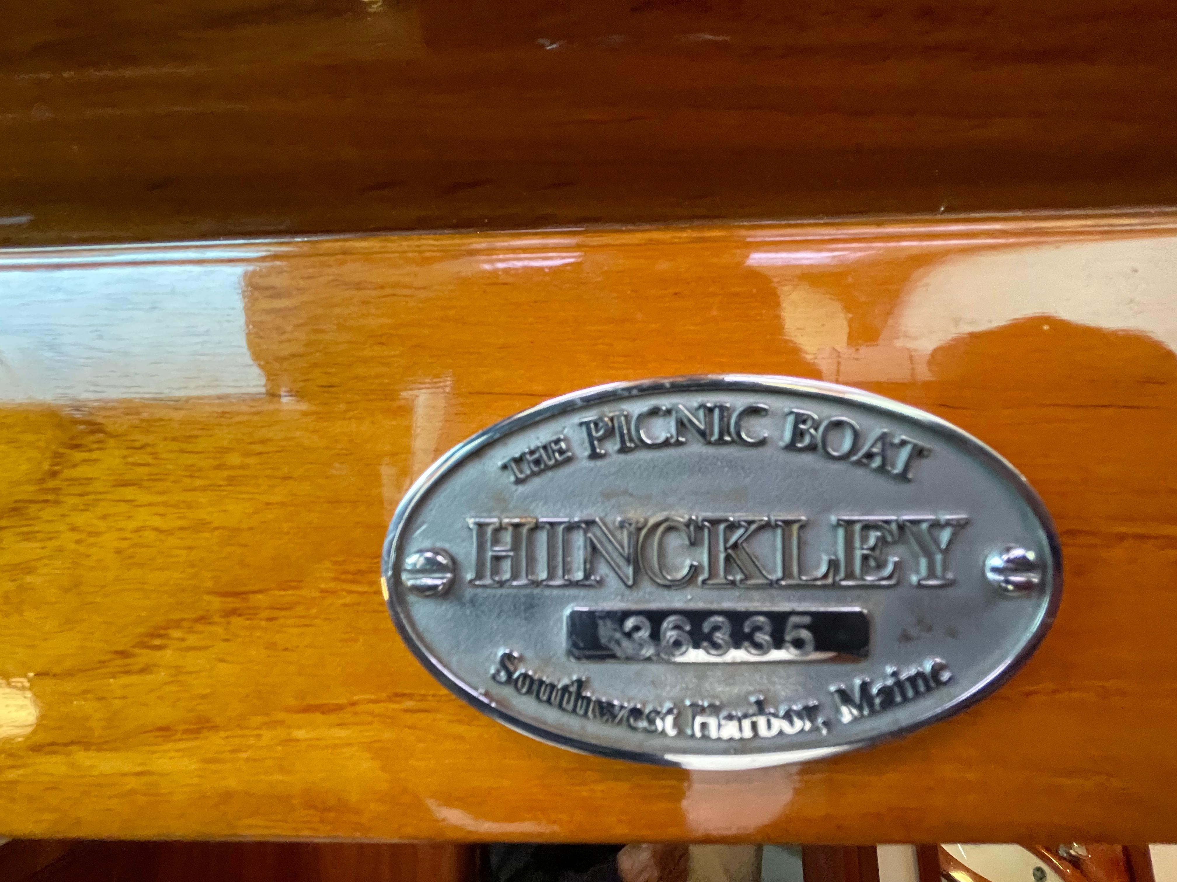 2005-hinckley-picnic-boat-ep-power-9835453-20250704114018138-1