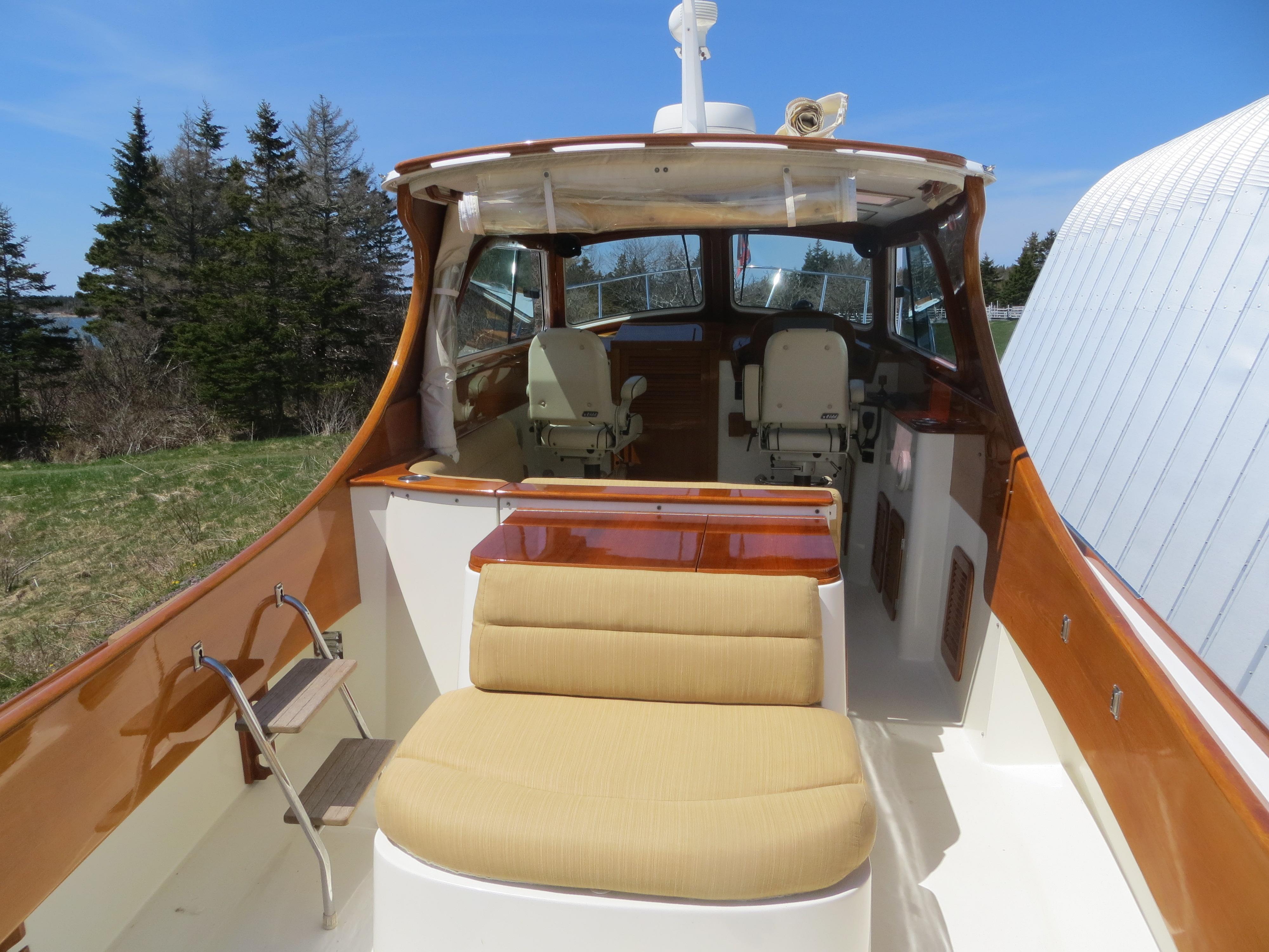 2005-hinckley-picnic-boat-ep-power-9835453-20250704114035578-1