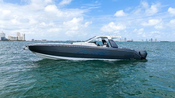 2022 Cigarette 42 Auroris