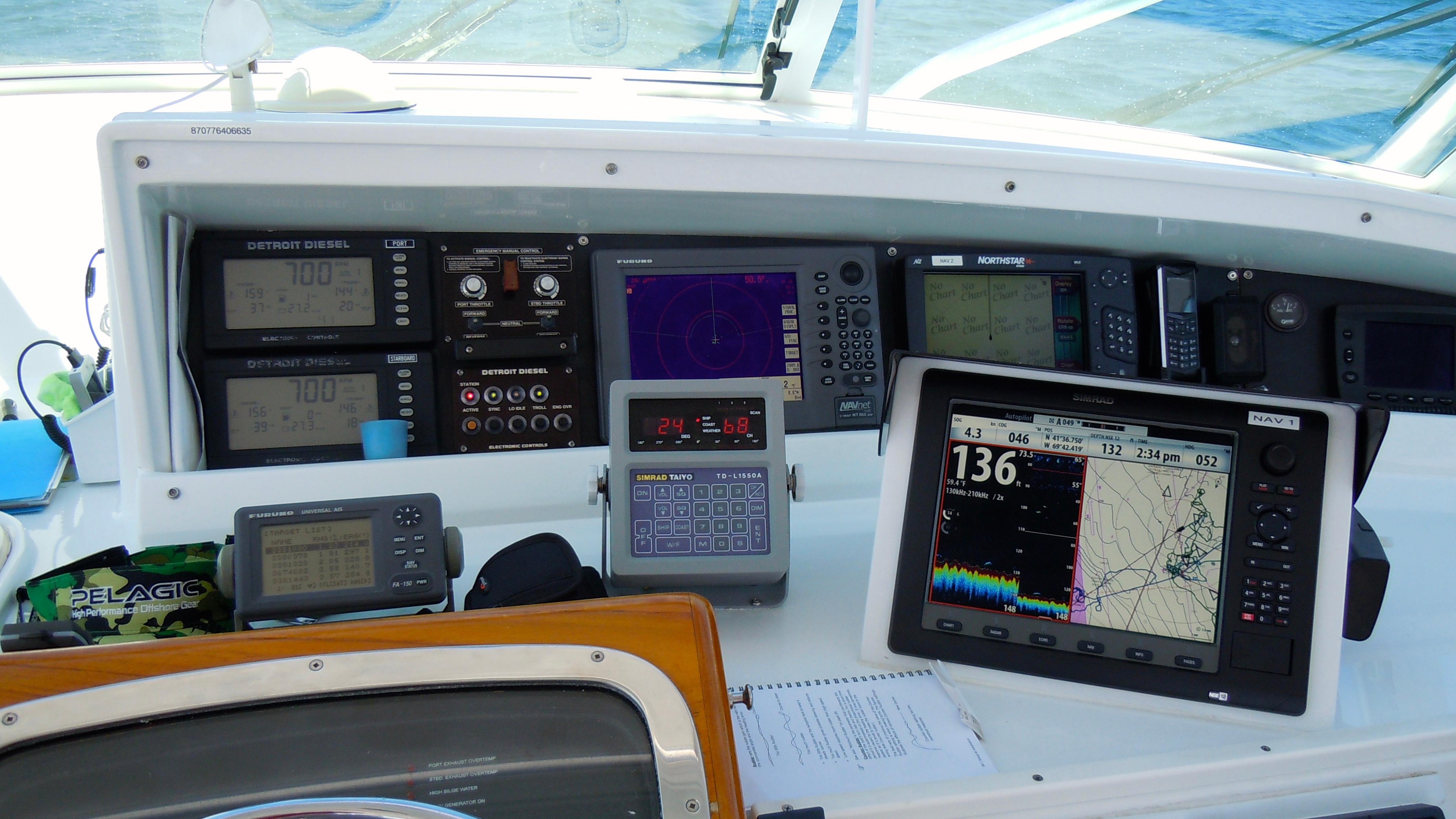 2001-davis-boatworks-45-express-power-9655460-20250115142221535-1_XLARGE