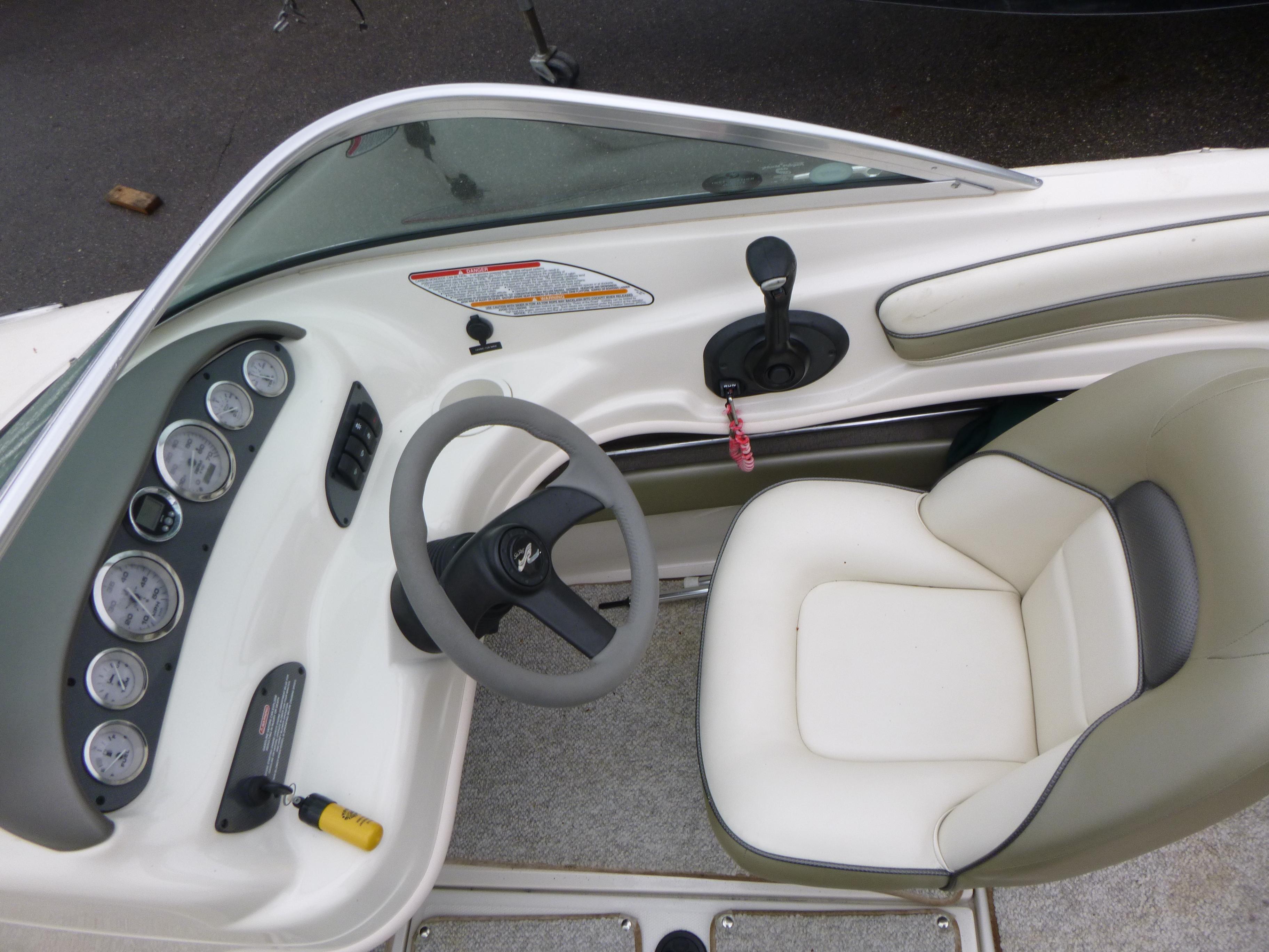 2005 Sea Ray 185 Sport Gallery