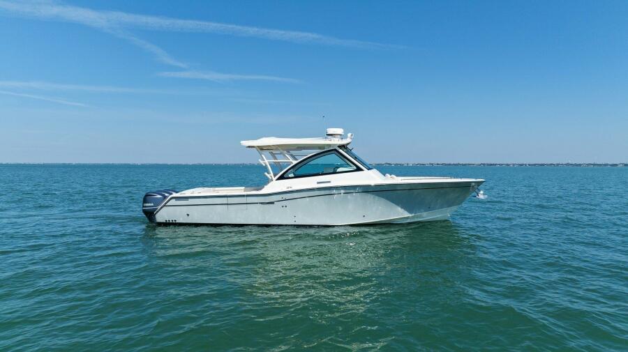 2016-grady-white-freedom-375-power-9715465-20250314064748733-1_XLARGE