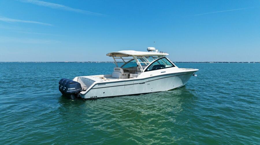 2016-grady-white-freedom-375-power-9715465-20250314064750744-1_XLARGE